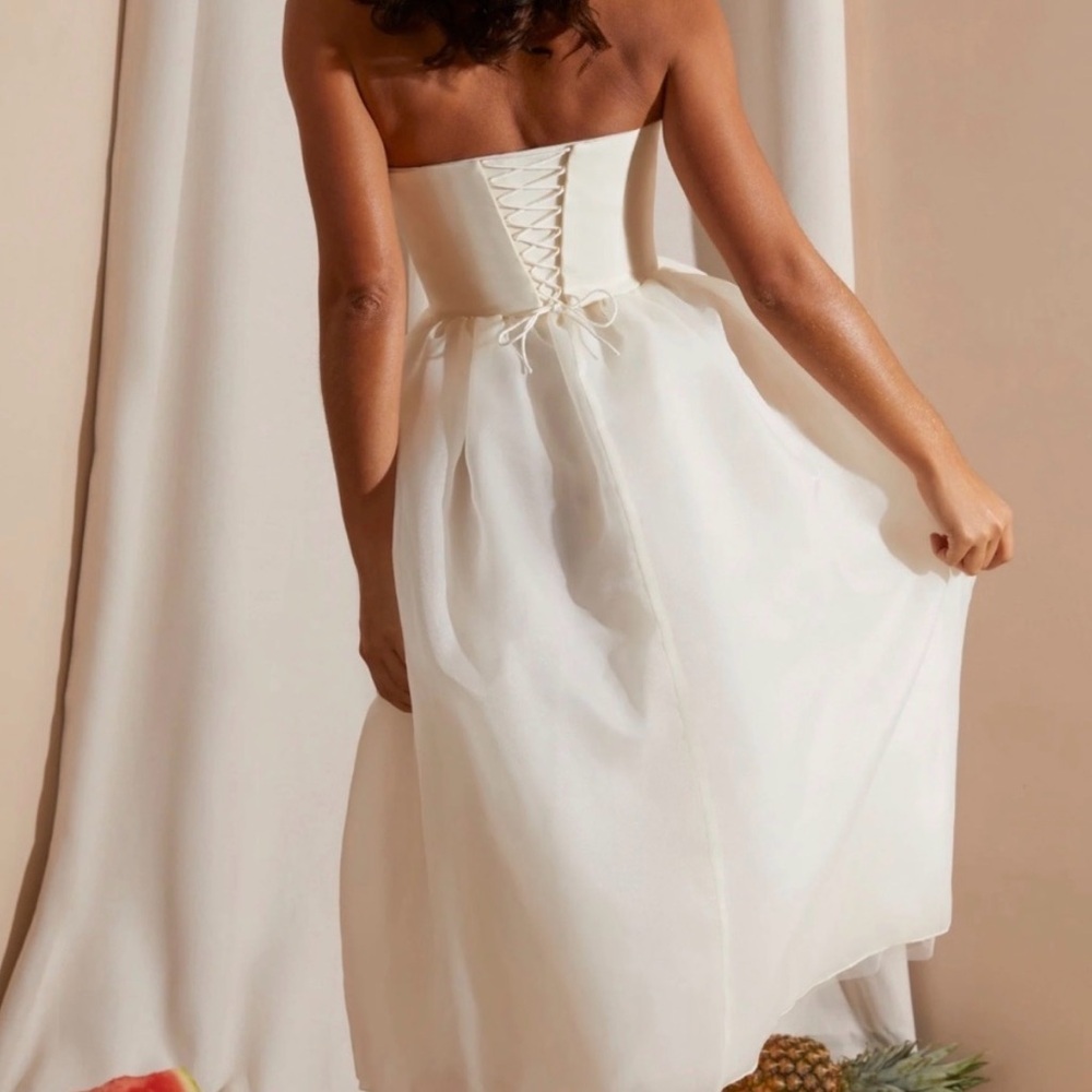 Oh Polly NWT Strapless Off White Dress Size 8 - Picture 3 of 7